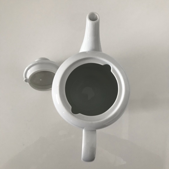 Vintage Teapot with Floral Motif Made in Japan - Picture 6 of 10